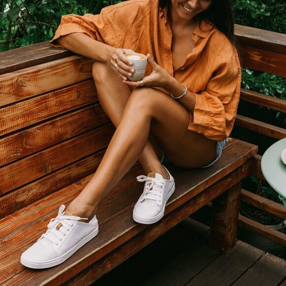 New Olukai Pehuea li Mesh Sneakers Women's  $100 in White - Picture 6 of 16